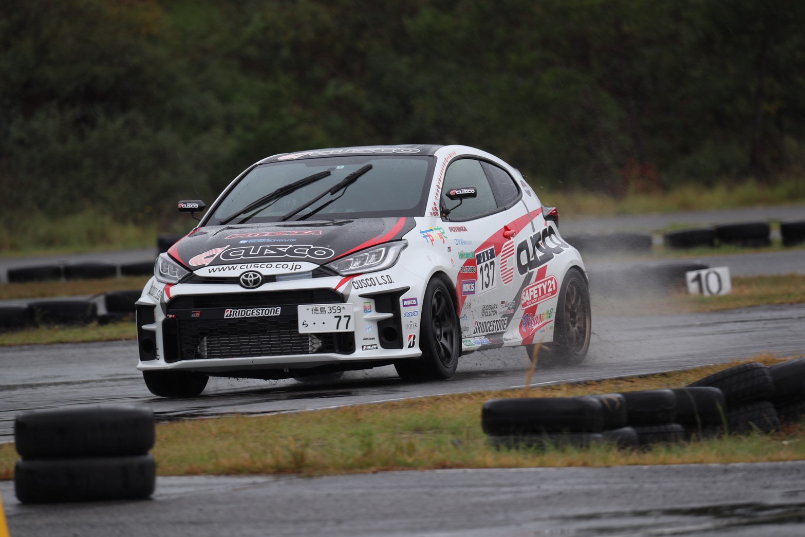 CUSCOレースサポートの瞬間 6